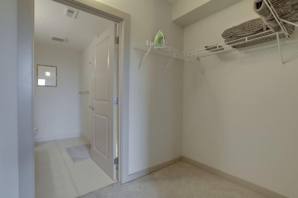 Wonderful 2Br Apartment At Crystal City Арлінгтон Екстер'єр фото
